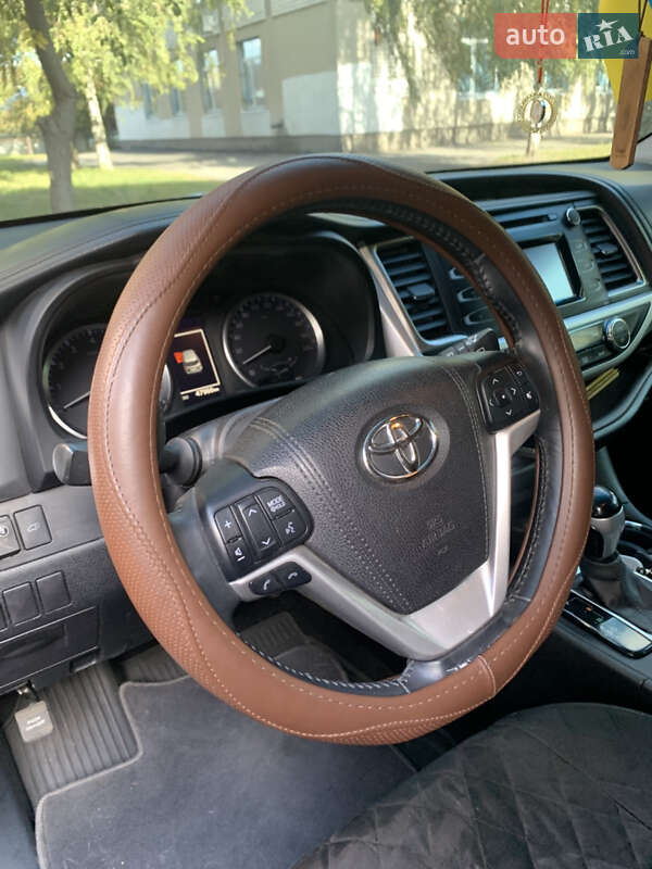 Внедорожник / Кроссовер Toyota Highlander 2017 в Харькове фото 7 Внедорожник / Кроссовер Toyota Highlander 2017 в Харькове