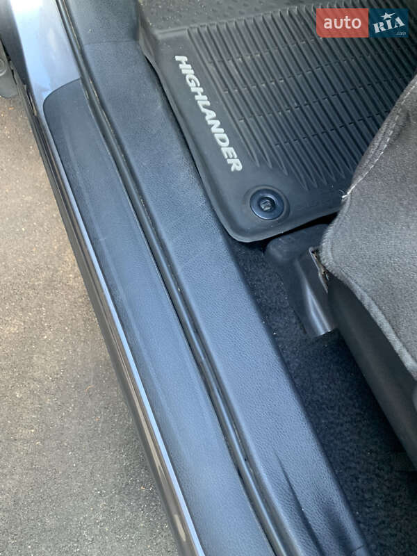 Внедорожник / Кроссовер Toyota Highlander 2017 в Харькове фото 14 Внедорожник / Кроссовер Toyota Highlander 2017 в Харькове