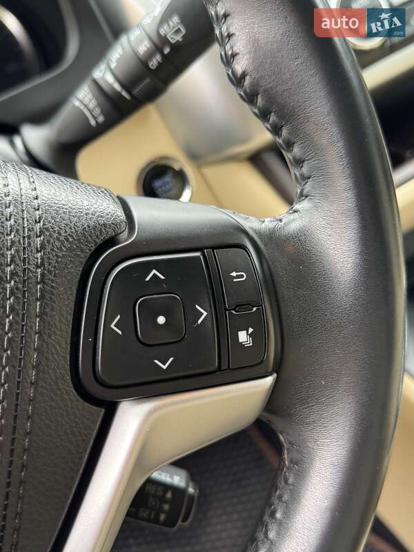 Внедорожник / Кроссовер Toyota Highlander 2015 в Львове фото 11 Внедорожник / Кроссовер Toyota Highlander 2015 в Львове