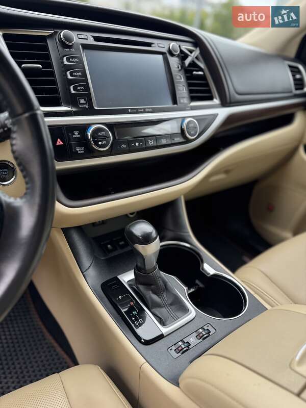 Внедорожник / Кроссовер Toyota Highlander 2015 в Львове фото 13 Внедорожник / Кроссовер Toyota Highlander 2015 в Львове