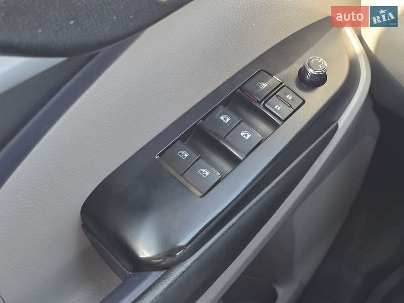 Внедорожник / Кроссовер Toyota Highlander 2015 в Тернополе фото 30 Внедорожник / Кроссовер Toyota Highlander 2015 в Тернополе