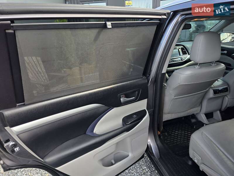 Внедорожник / Кроссовер Toyota Highlander 2015 в Тернополе фото 46 Внедорожник / Кроссовер Toyota Highlander 2015 в Тернополе