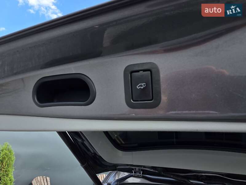 Внедорожник / Кроссовер Toyota Highlander 2015 в Тернополе фото 48 Внедорожник / Кроссовер Toyota Highlander 2015 в Тернополе