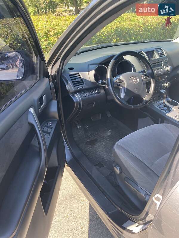 Внедорожник / Кроссовер Toyota Highlander 2013 в Житомире