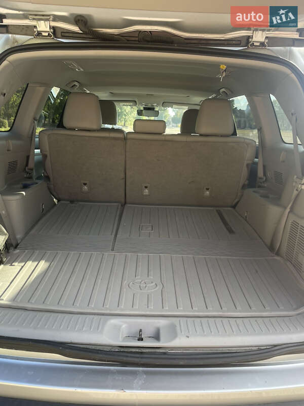 Внедорожник / Кроссовер Toyota Highlander 2017 в Чугуеве