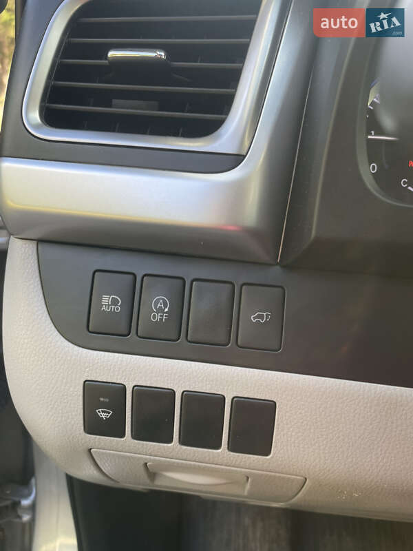 Внедорожник / Кроссовер Toyota Highlander 2017 в Чугуеве