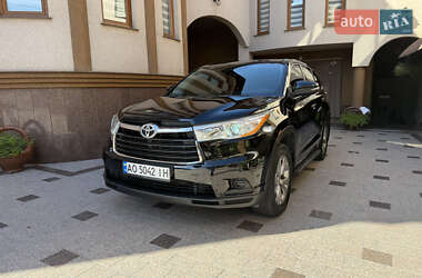 Внедорожник / Кроссовер Toyota Highlander 2014 в 