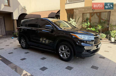 Внедорожник / Кроссовер Toyota Highlander 2014 в 