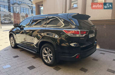 Внедорожник / Кроссовер Toyota Highlander 2014 в 