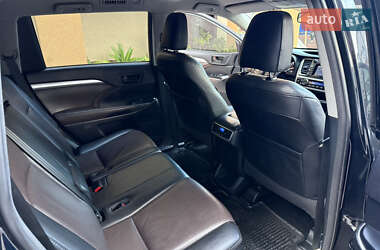 Внедорожник / Кроссовер Toyota Highlander 2014 в 