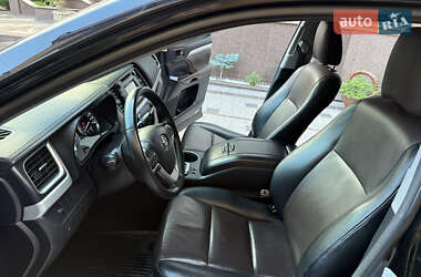 Внедорожник / Кроссовер Toyota Highlander 2014 в 