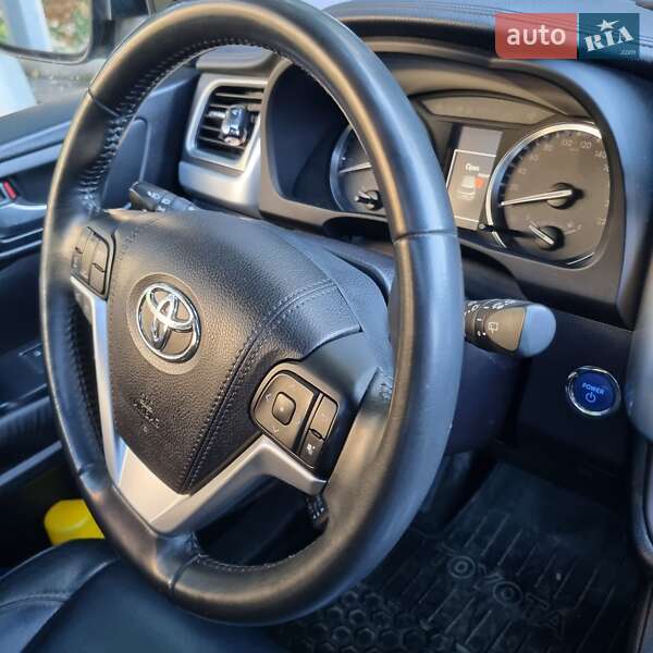 Внедорожник / Кроссовер Toyota Highlander 2015 в Киеве