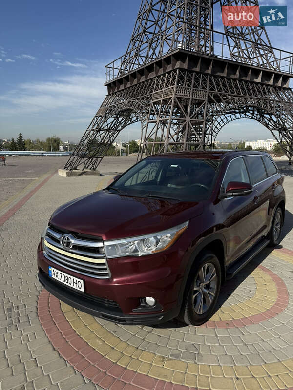 Внедорожник / Кроссовер Toyota Highlander 2015 в Харькове