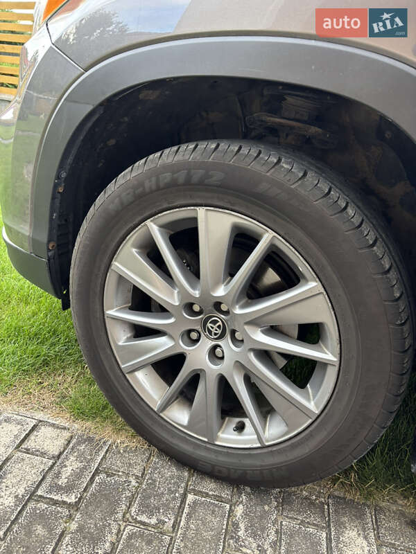 Внедорожник / Кроссовер Toyota Highlander 2016 в Львове