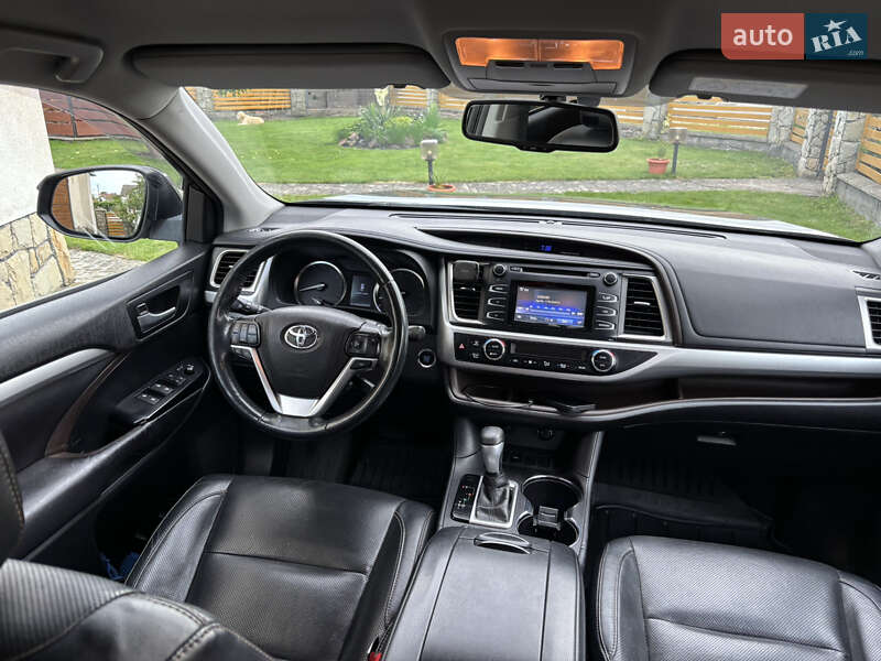 Внедорожник / Кроссовер Toyota Highlander 2016 в Львове