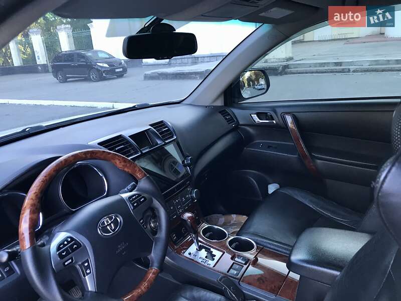 Внедорожник / Кроссовер Toyota Highlander 2010 в Желтых Водах