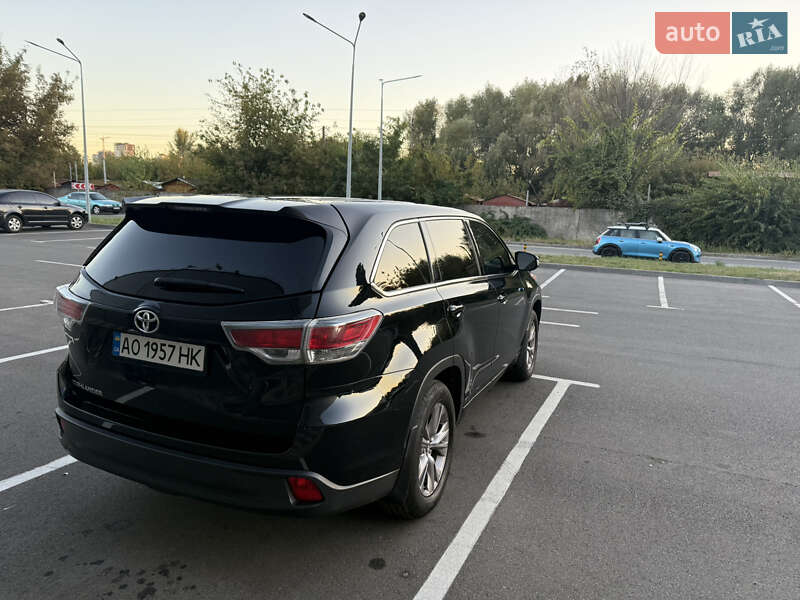 Внедорожник / Кроссовер Toyota Highlander 2016 в Киеве фото 7 Внедорожник / Кроссовер Toyota Highlander 2016 в Киеве