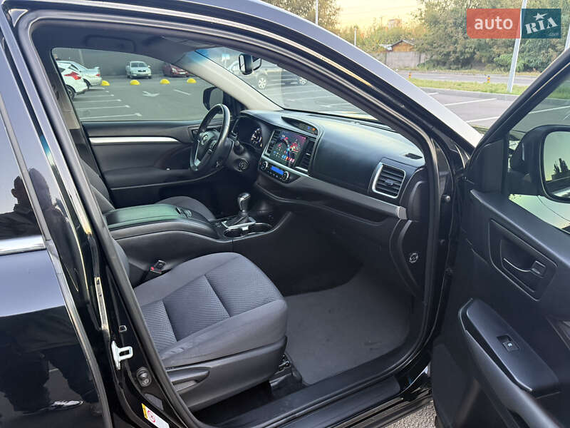 Внедорожник / Кроссовер Toyota Highlander 2016 в Киеве фото 10 Внедорожник / Кроссовер Toyota Highlander 2016 в Киеве
