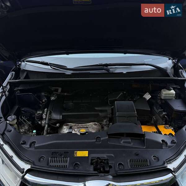 Внедорожник / Кроссовер Toyota Highlander 2014 в Днепре
