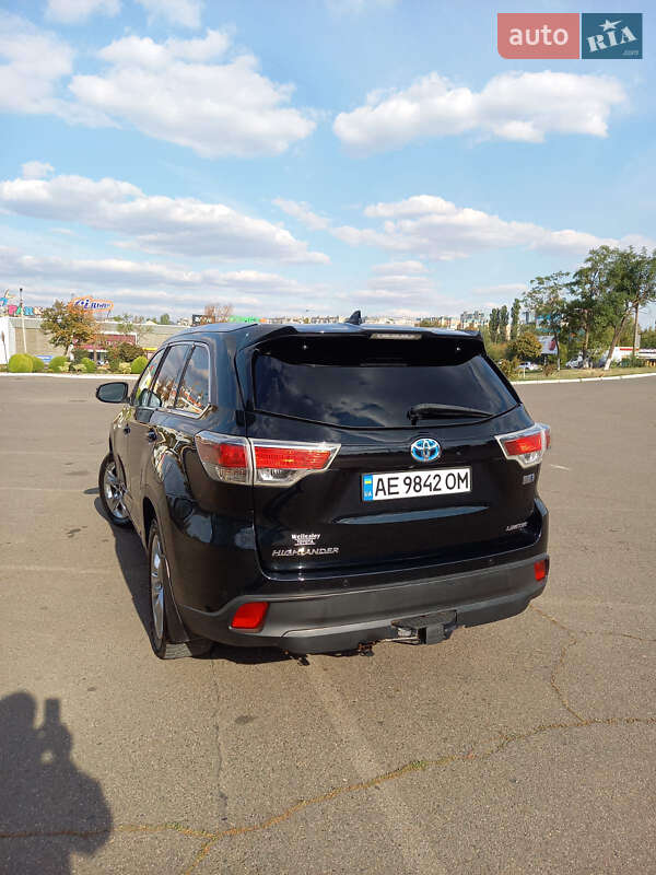 Внедорожник / Кроссовер Toyota Highlander 2014 в Кривом Роге