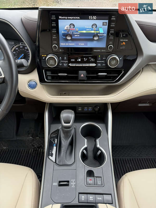 Позашляховик / Кросовер Toyota Highlander 2022 в Фастові