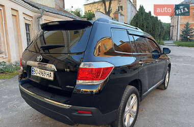 Внедорожник / Кроссовер Toyota Highlander 2013 в 
