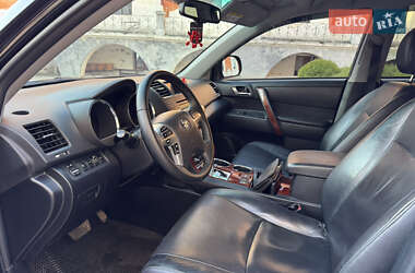Внедорожник / Кроссовер Toyota Highlander 2013 в 