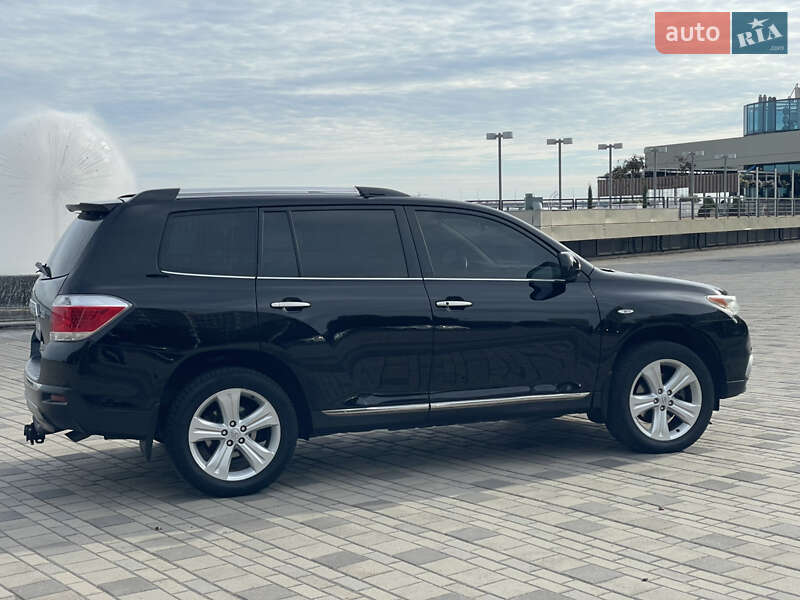 Внедорожник / Кроссовер Toyota Highlander 2013 в Днепре