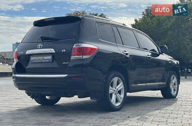 Внедорожник / Кроссовер Toyota Highlander 2013 в 
