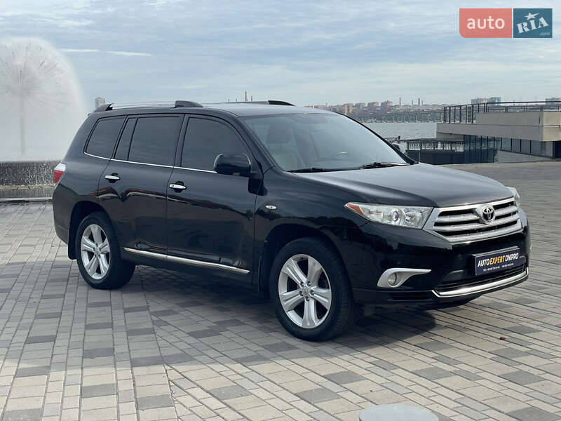 Внедорожник / Кроссовер Toyota Highlander 2013 в Днепре