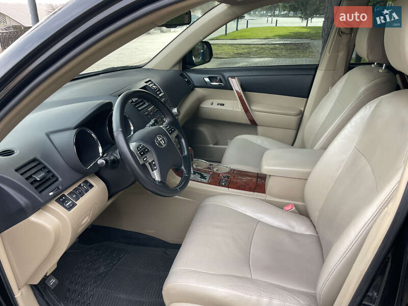 Внедорожник / Кроссовер Toyota Highlander 2013 в Днепре