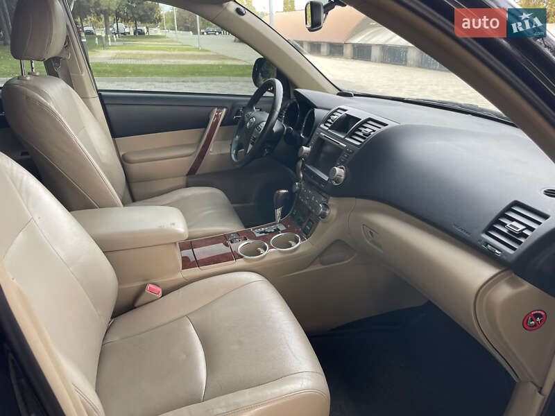 Внедорожник / Кроссовер Toyota Highlander 2013 в Днепре