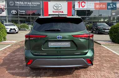 Внедорожник / Кроссовер Toyota Highlander 2022 в 