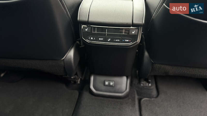 Внедорожник / Кроссовер Toyota Highlander 2020 в Черновцах