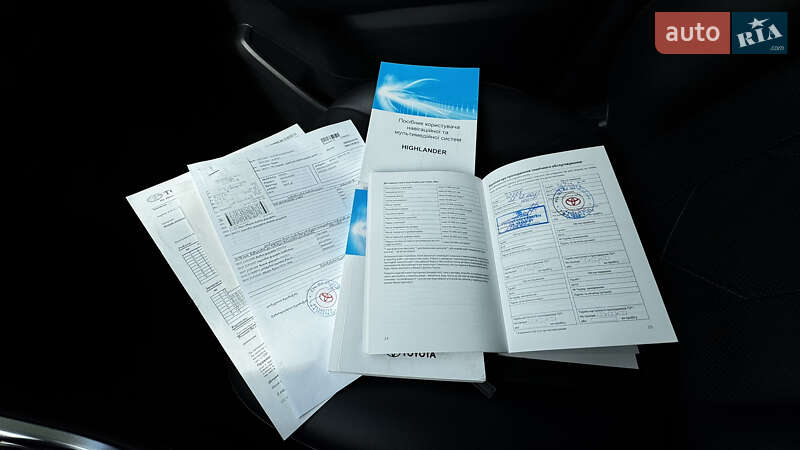 Внедорожник / Кроссовер Toyota Highlander 2020 в Черновцах