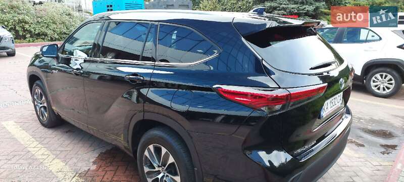 Позашляховик / Кросовер Toyota Highlander 2021 в Києві
