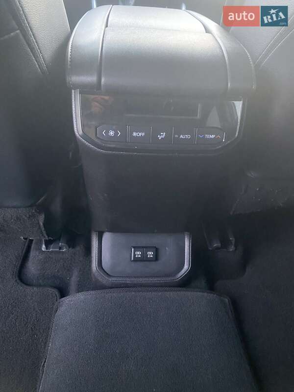 Внедорожник / Кроссовер Toyota Highlander 2020 в Виннице фото 16 Внедорожник / Кроссовер Toyota Highlander 2020 в Виннице