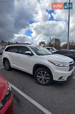 Внедорожник / Кроссовер Toyota Highlander 2016 в Днепре