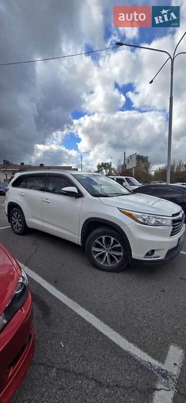 Toyota Highlander 2016