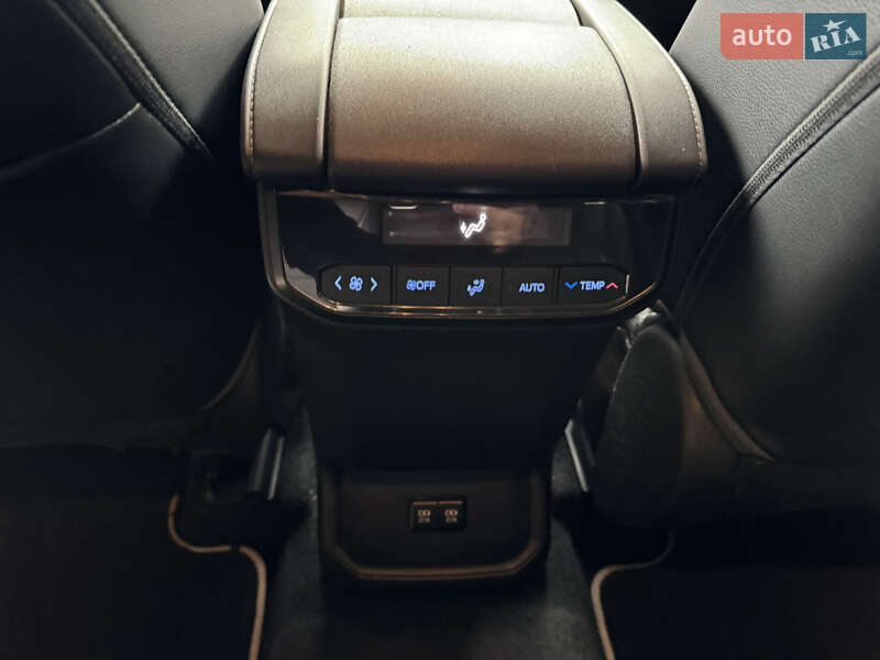 Внедорожник / Кроссовер Toyota Highlander 2021 в Хмельницком фото 25 Внедорожник / Кроссовер Toyota Highlander 2021 в Хмельницком