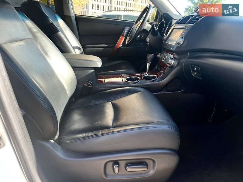 Внедорожник / Кроссовер Toyota Highlander 2013 в Днепре фото 14 Внедорожник / Кроссовер Toyota Highlander 2013 в Днепре