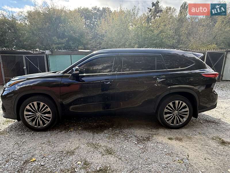 Внедорожник / Кроссовер Toyota Highlander 2020 в Киеве