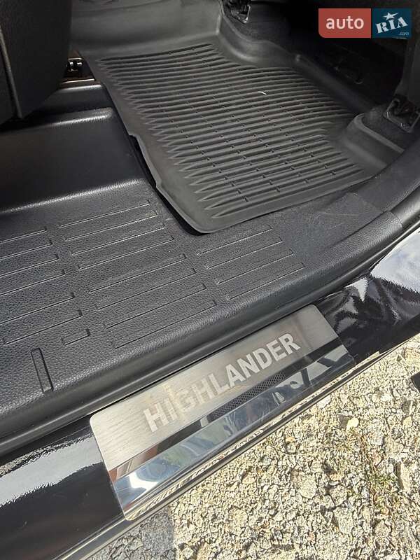 Внедорожник / Кроссовер Toyota Highlander 2020 в Киеве