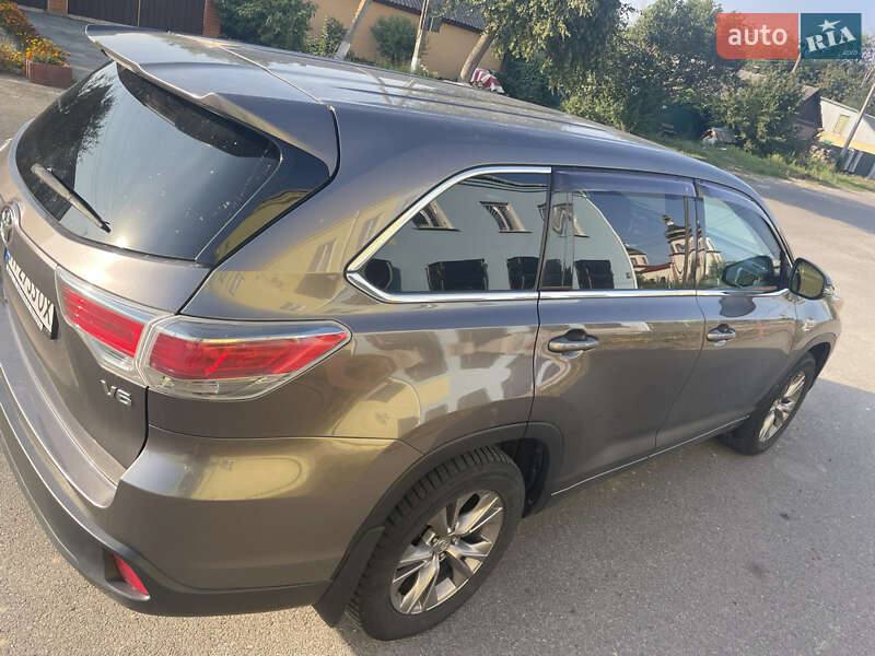 Позашляховик / Кросовер Toyota Highlander 2014 в Броварах
