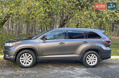 Внедорожник / Кроссовер Toyota Highlander 2016 в 