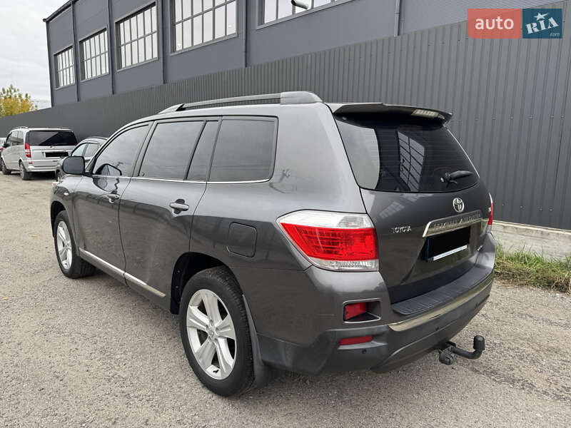 Внедорожник / Кроссовер Toyota Highlander 2011 в Киеве