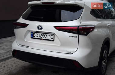 Внедорожник / Кроссовер Toyota Highlander 2020 в 
