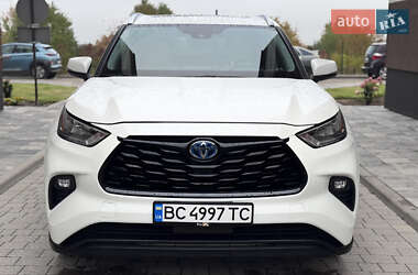 Внедорожник / Кроссовер Toyota Highlander 2020 в 