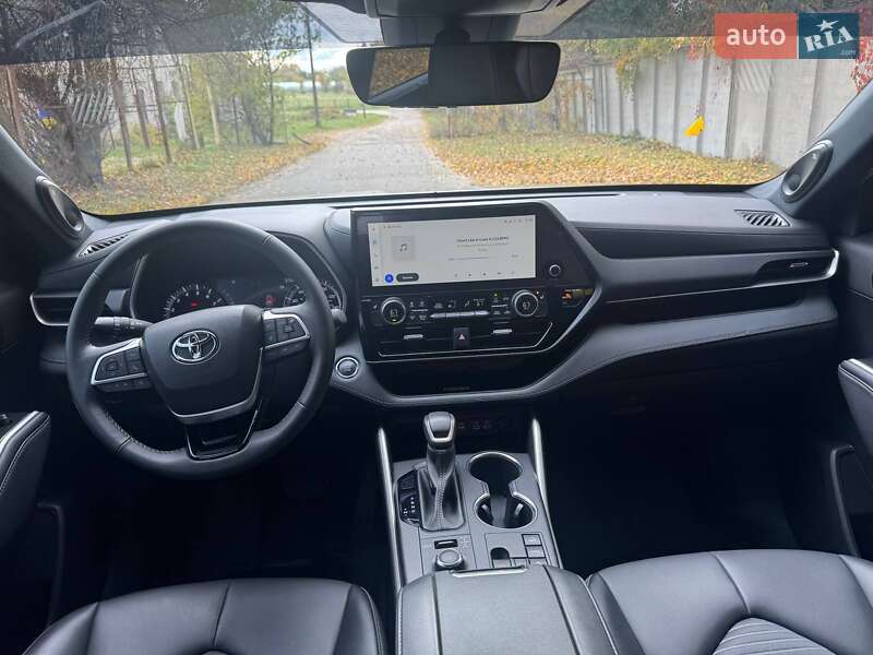 Внедорожник / Кроссовер Toyota Highlander 2023 в Киеве