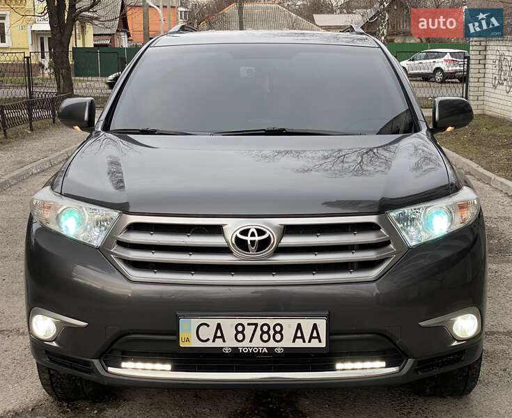Внедорожник / Кроссовер Toyota Highlander 2013 в Черкассах